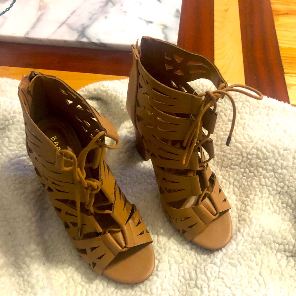 Open toe shoes